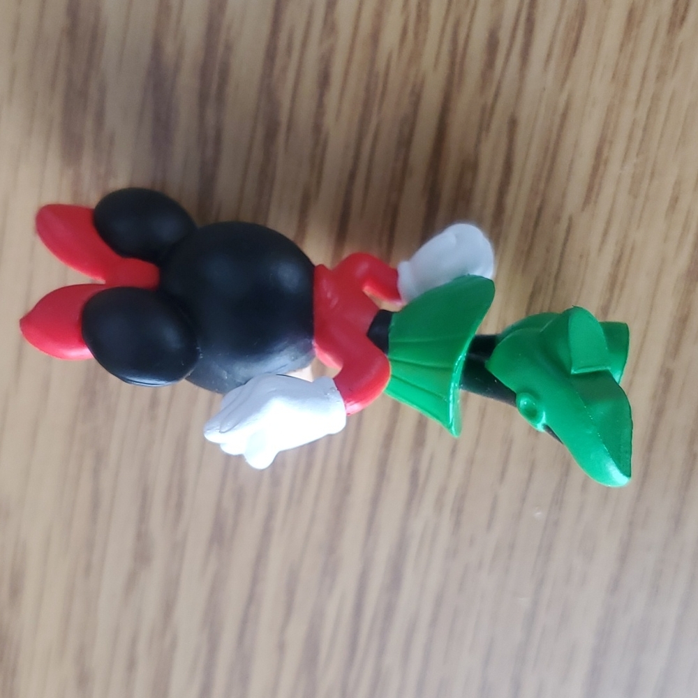 Minnie Mouse - Picture 3 of 5
